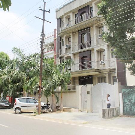 Hotel Trio Residency Near Noida City Center 외부 사진