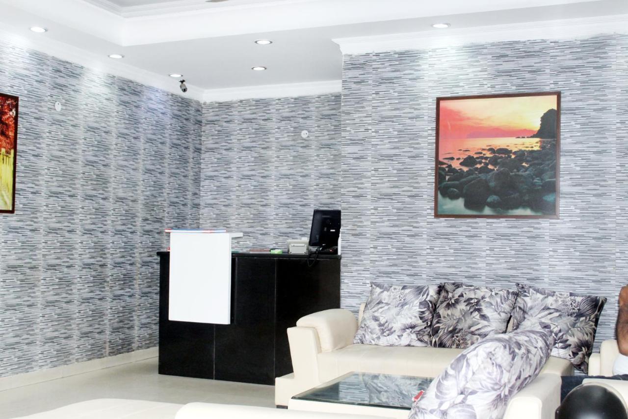 Hotel Trio Residency Near Noida City Center 외부 사진
