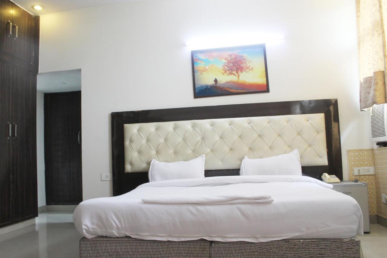 Hotel Trio Residency Near Noida City Center 외부 사진