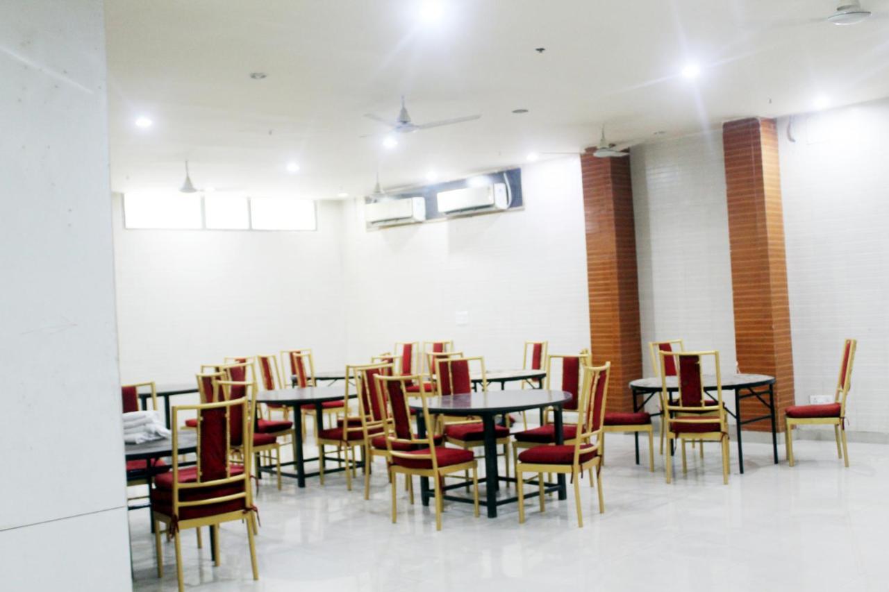 Hotel Trio Residency Near Noida City Center 외부 사진