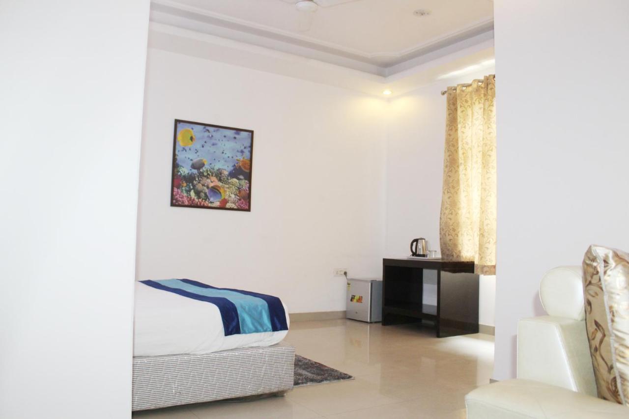 Hotel Trio Residency Near Noida City Center 외부 사진